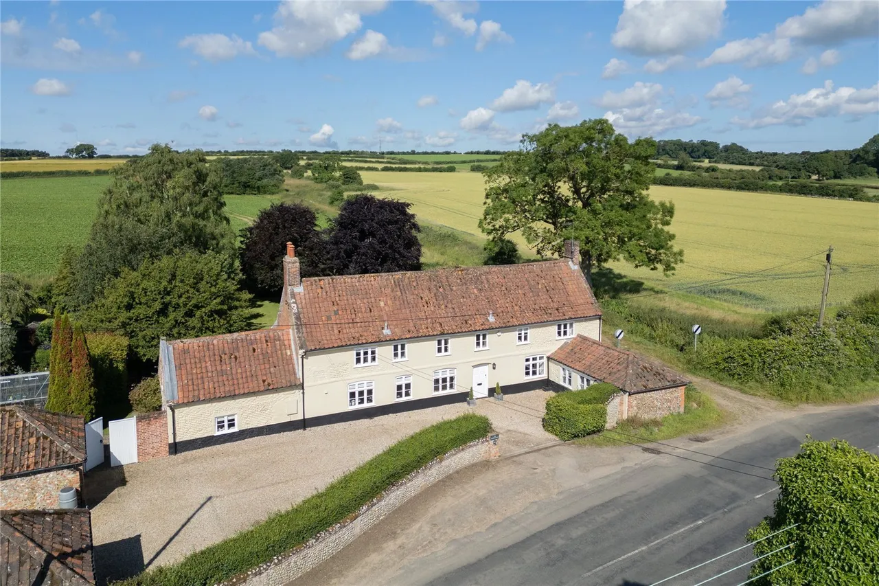 4 bed house for sale, Burnham Road, South Creake, NR21