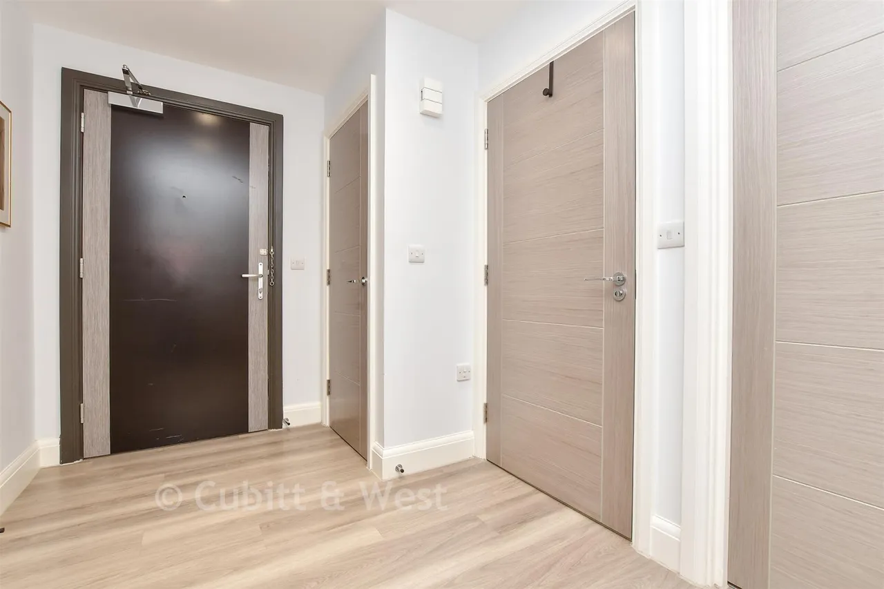 Manor Road, Wallington, SM6, photo 11