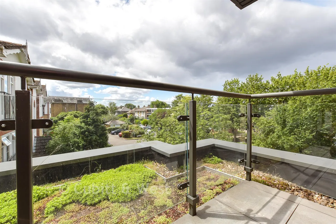 Manor Road, Wallington, SM6, photo 7