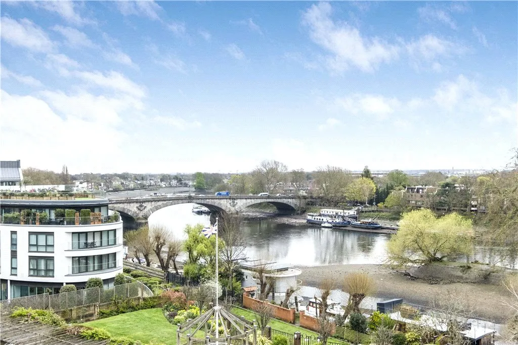 Kew Bridge Road, Brentford, TW8, photo 12