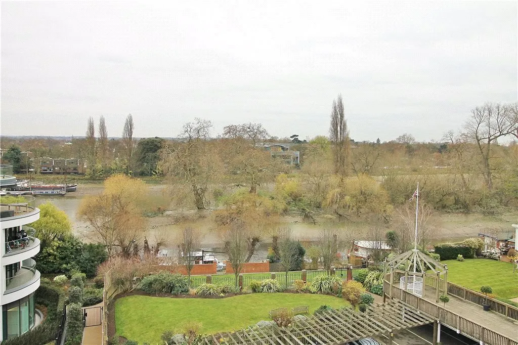 Kew Bridge Road, Brentford, TW8, photo 13