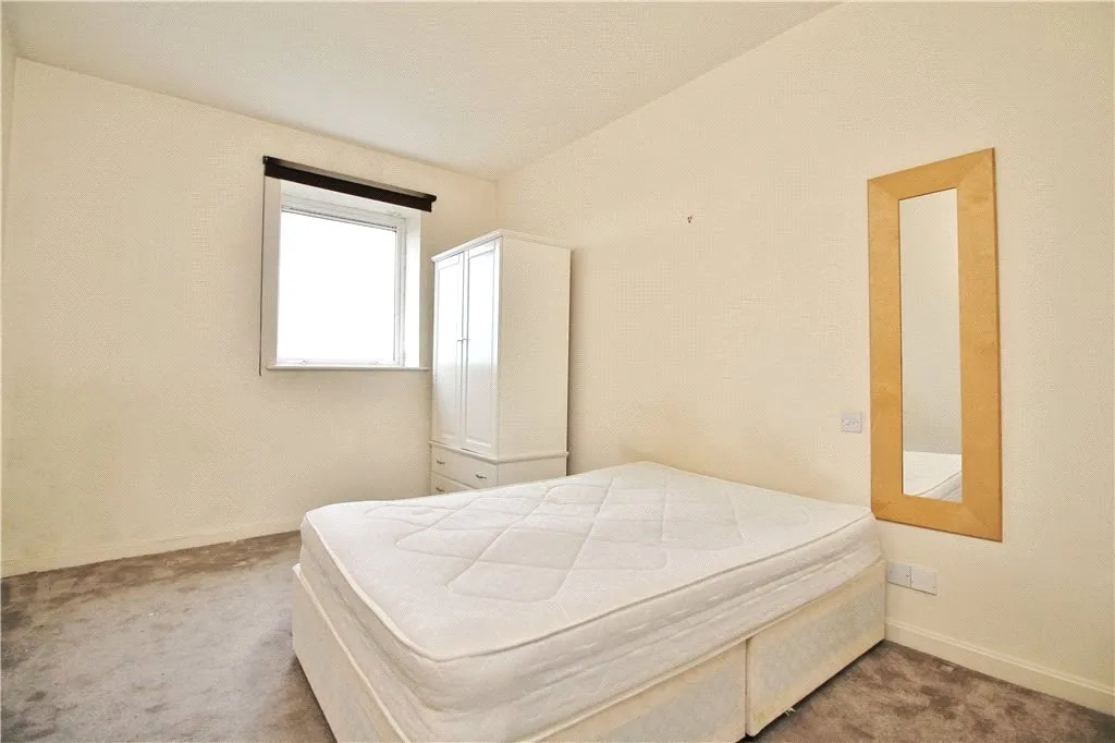 Kew Bridge Road, Brentford, TW8, photo 4