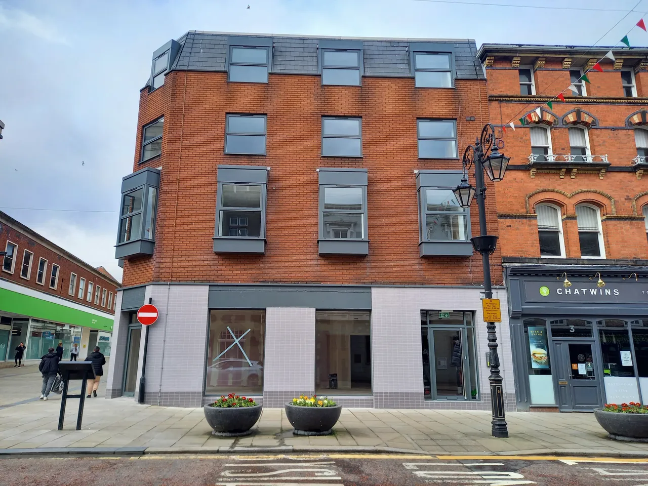 1 bed flat to rent, High Street, LL13