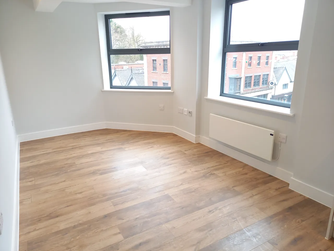 High Street, LL13, photo 4