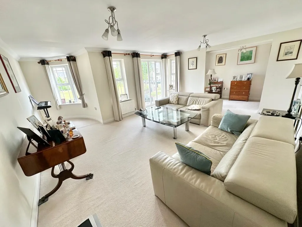 Dettingen Crescent, Deepcut, photo 3