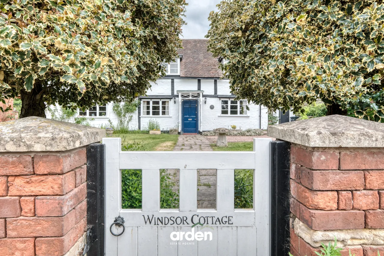 4 bed house for sale, Main Road, Hallow, WR2
