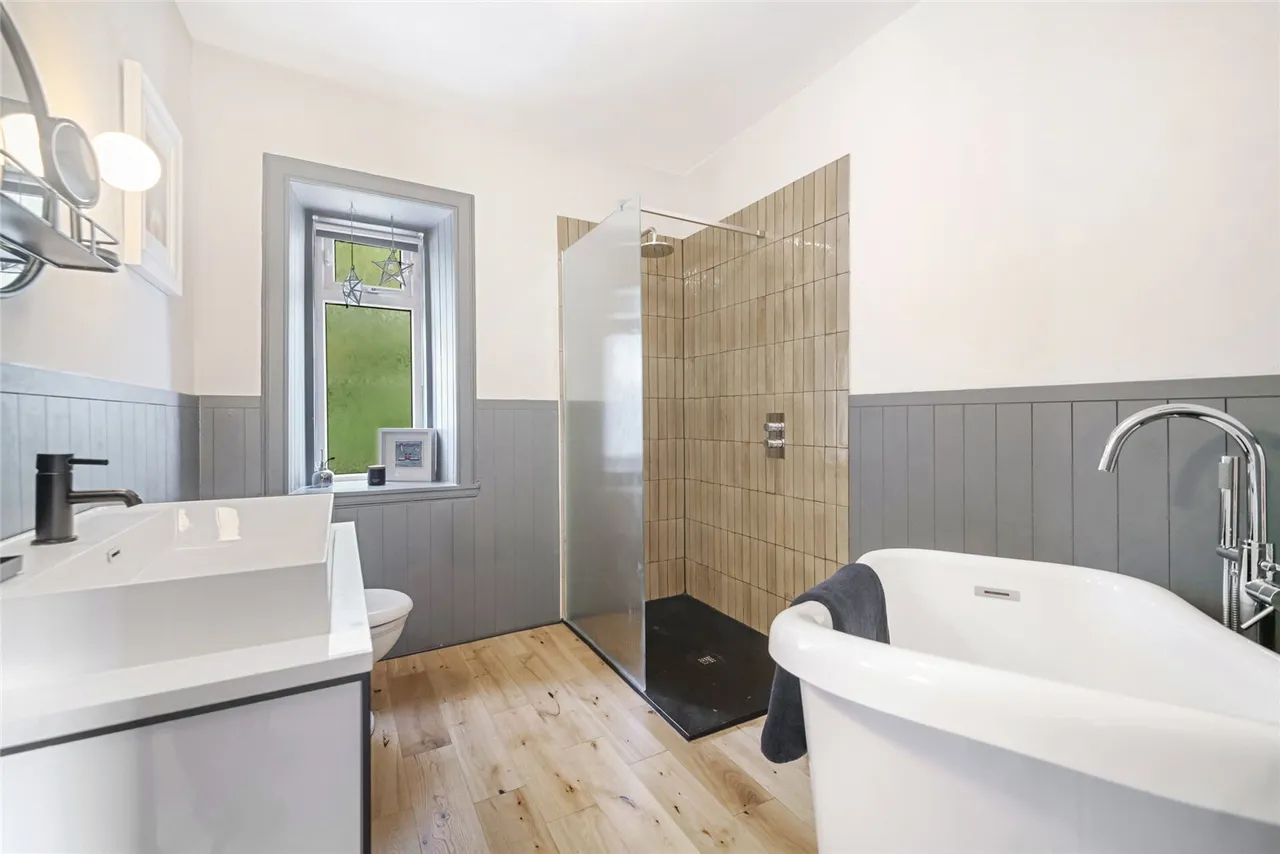 Main Road, Cardross, G82, photo 8