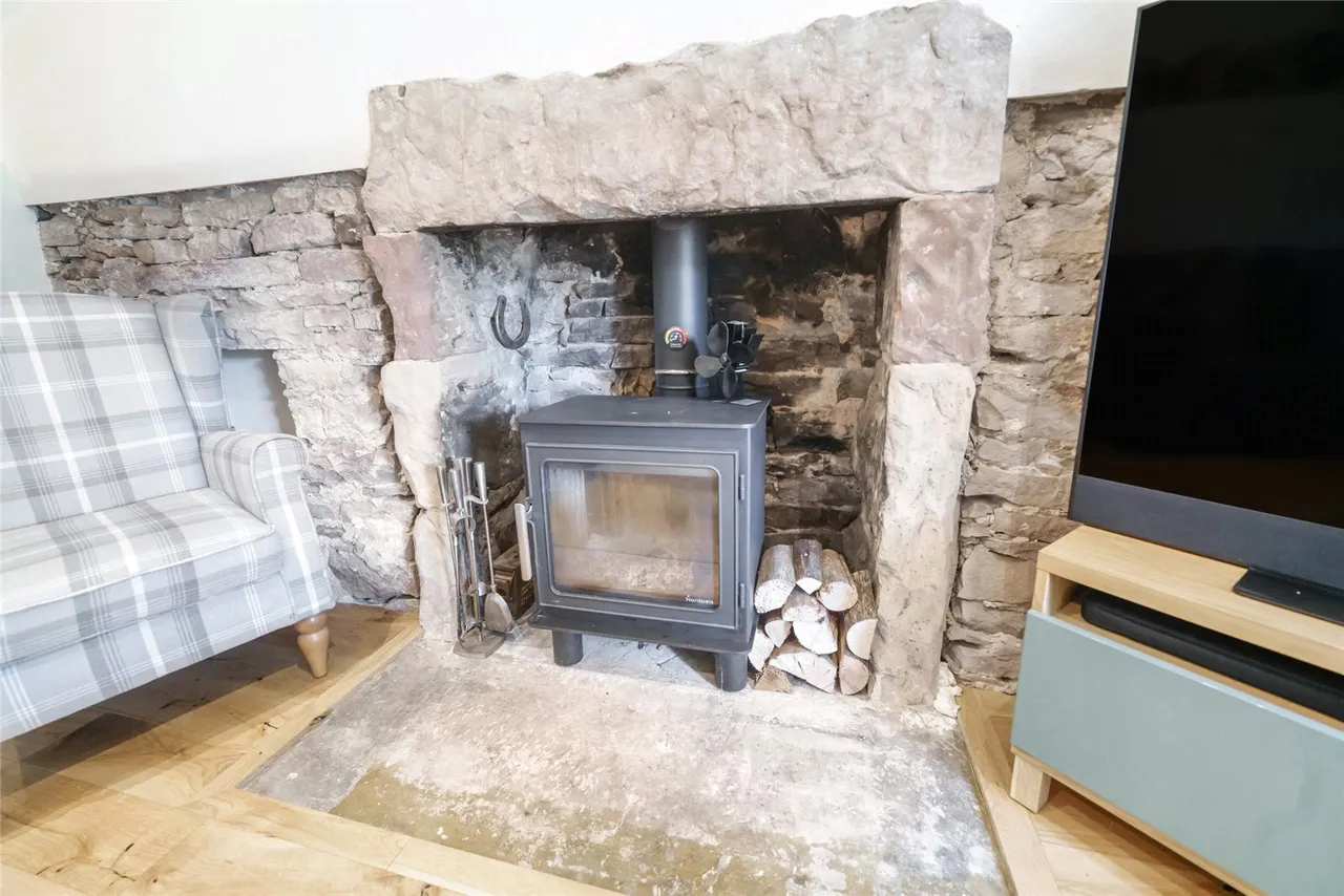 Main Road, Cardross, G82, photo 4
