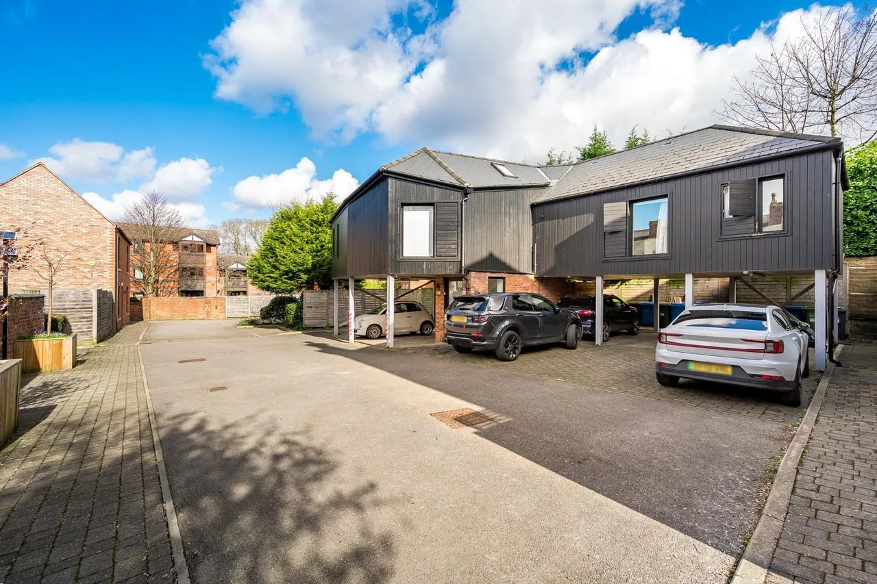 Church Road, Northenden, M22, photo 23