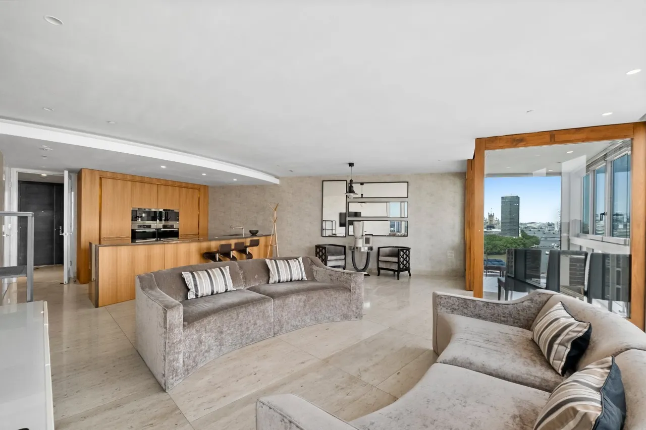 George Wharf, Battersea, SW8, photo 8