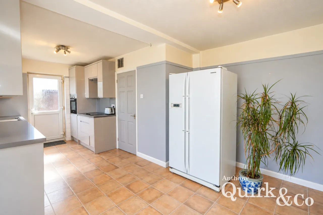 Meadow View Walk, Canvey Island, SS8, photo 2