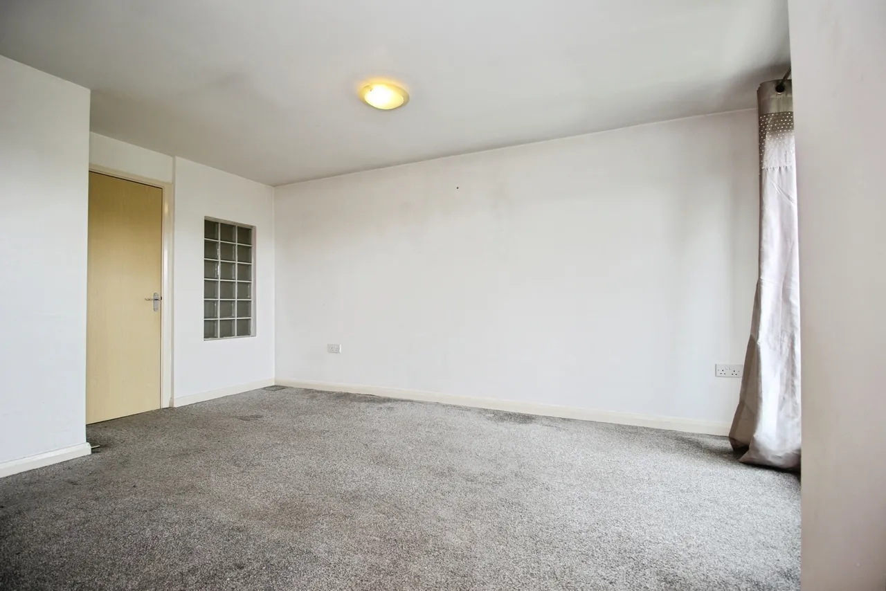 Fenton Place, Middleton, Leeds, West Yorkshire, LS10, photo 5