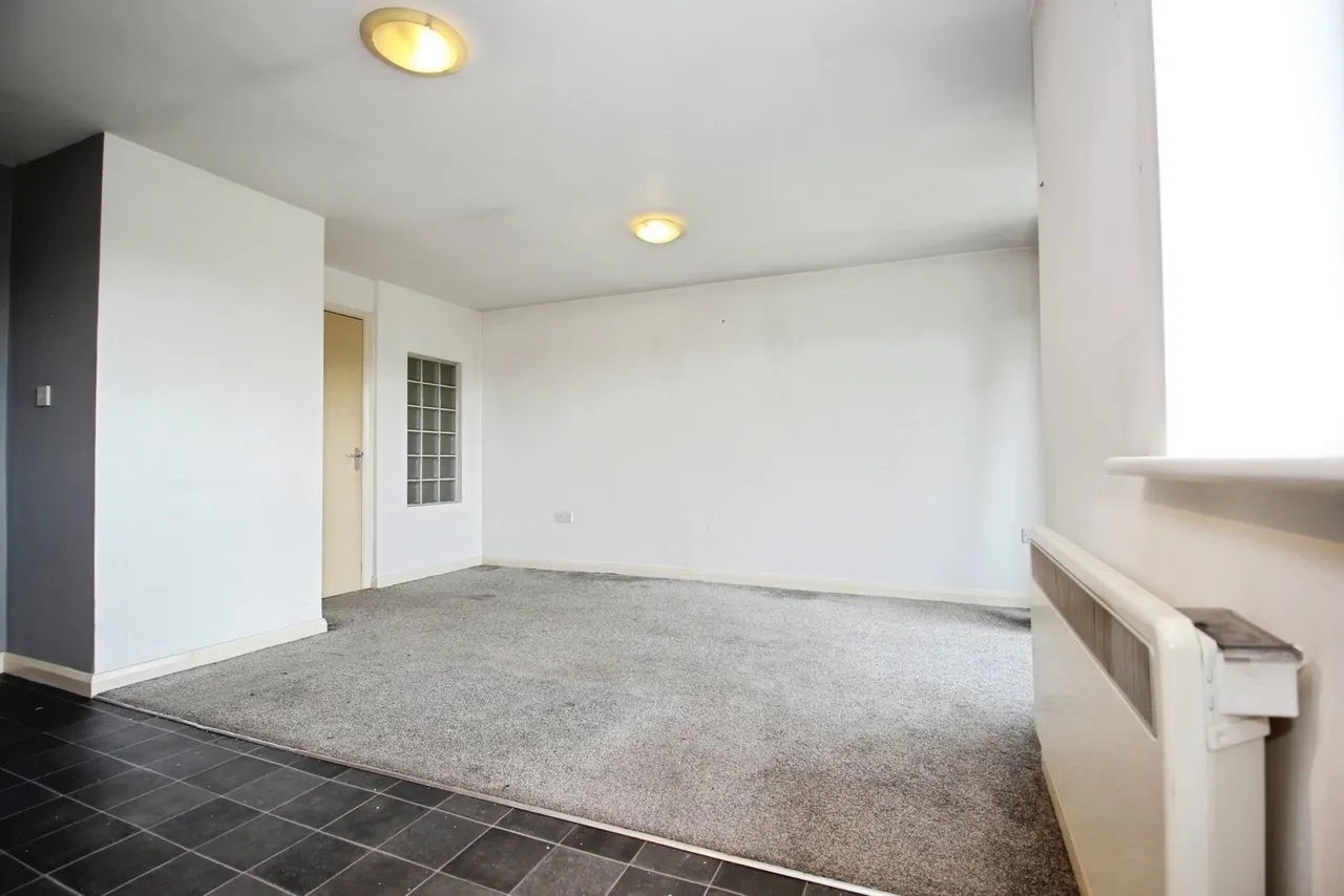 Fenton Place, Middleton, Leeds, West Yorkshire, LS10, photo 4