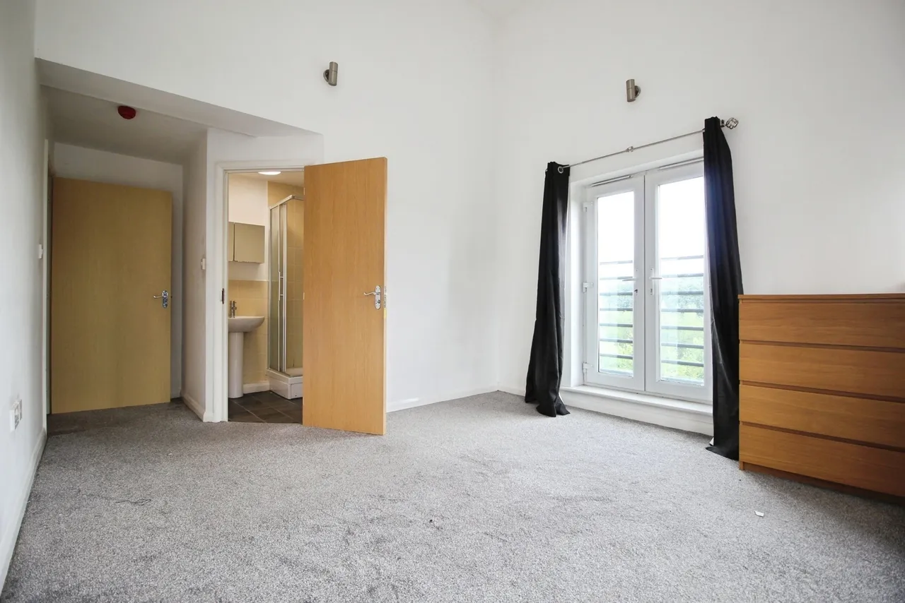 Fenton Place, Middleton, Leeds, West Yorkshire, LS10, photo 11