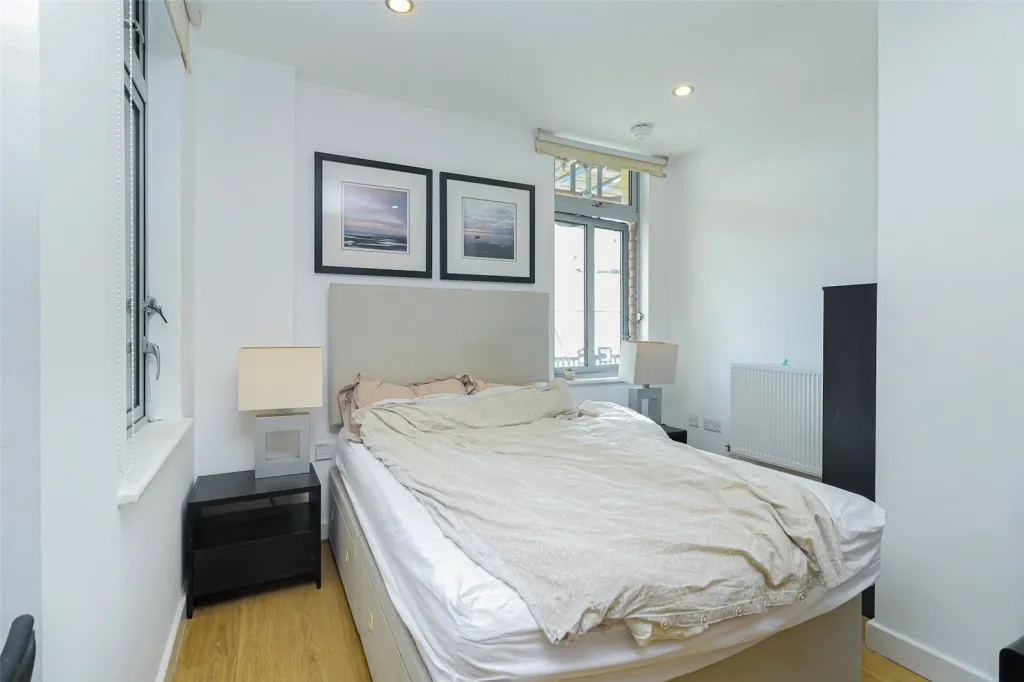 Salton Square, Limehouse, E14, photo 9