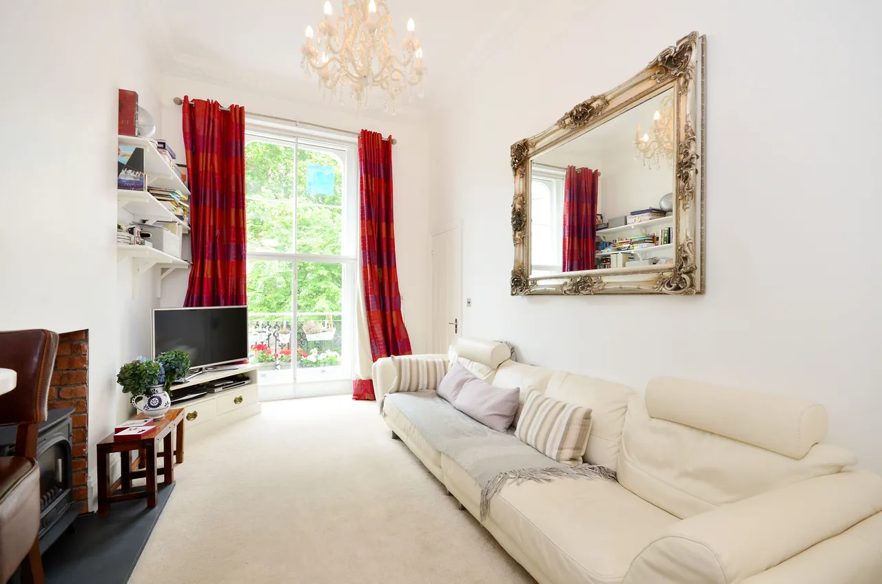 Flat C, 216 Gloucester Terrace, London, photo 2