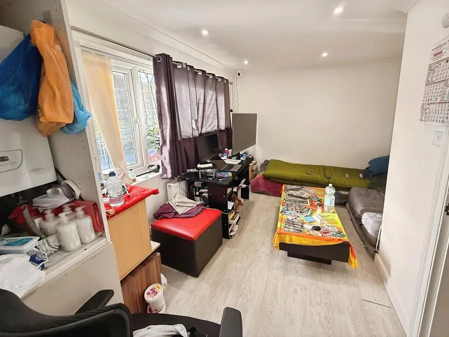 London Road, Earley, RG6, photo 3