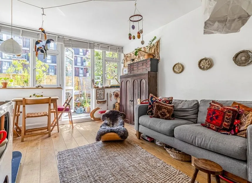 1 bed flat for sale — Whiston Road, Bethnal Green, E2