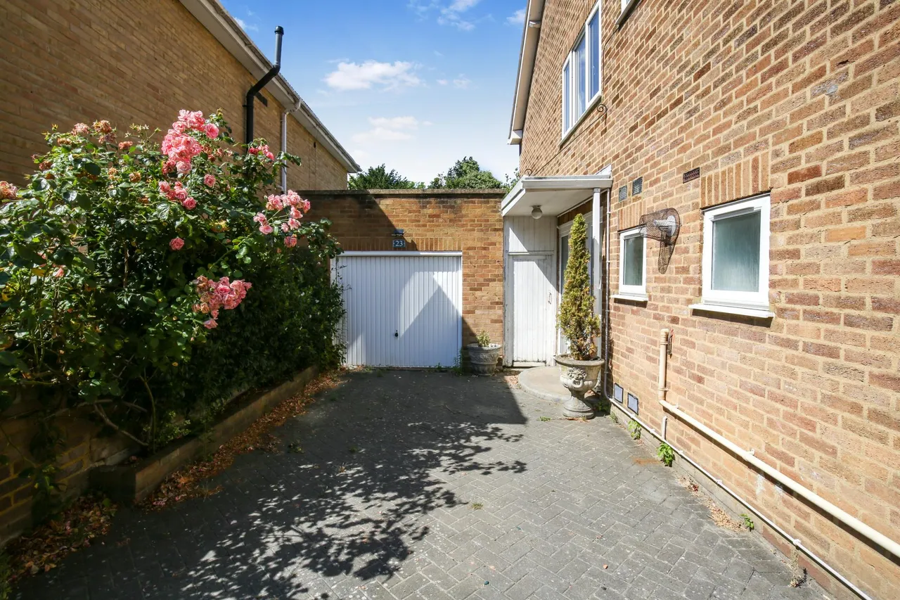 Coombe Lane West, Kingston, photo 11