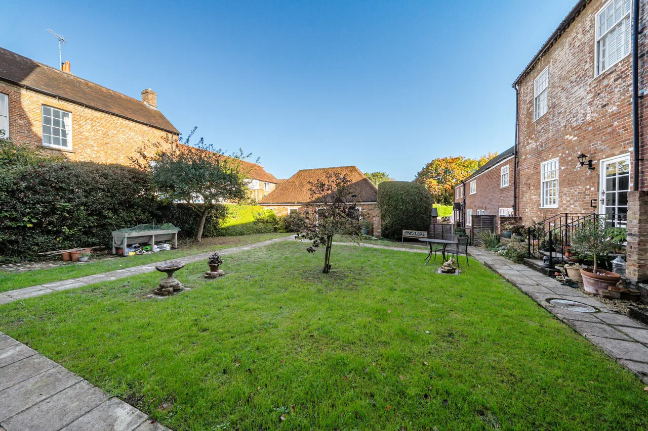 Old Bath Road, Newbury, RG14, photo 15