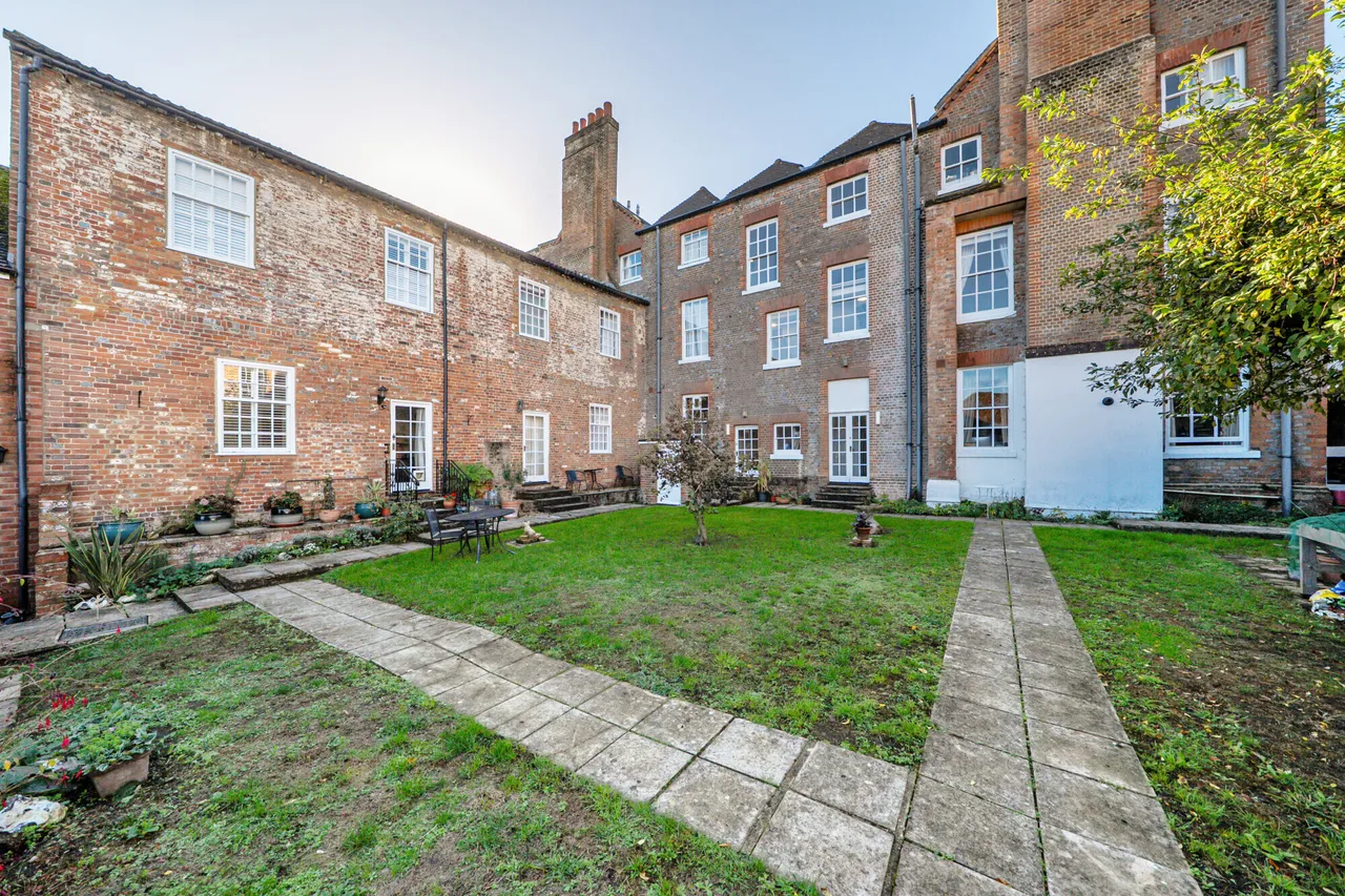Old Bath Road, Newbury, RG14, photo 16