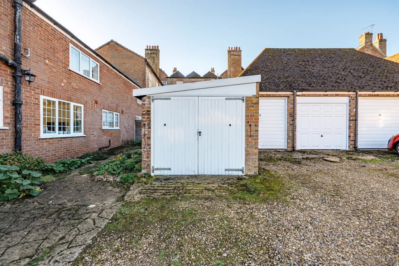 Old Bath Road, Newbury, RG14, photo 17
