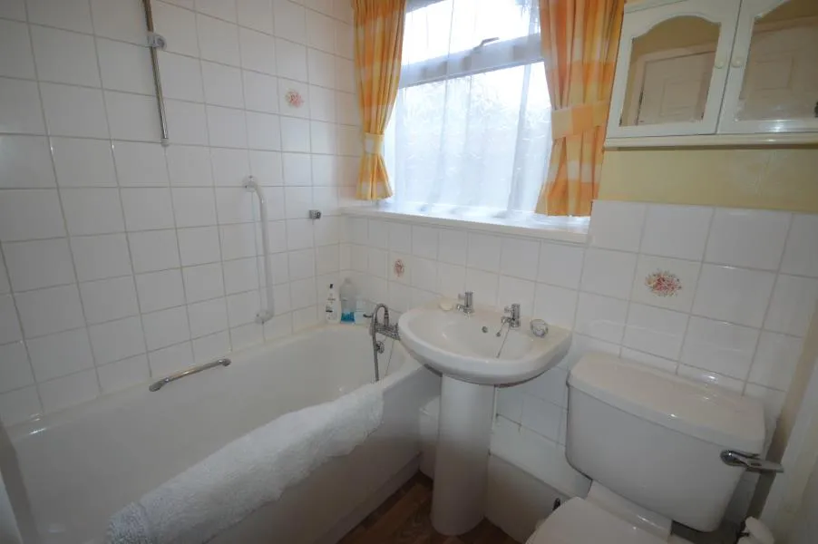East Road, Ketley Bank, photo 8