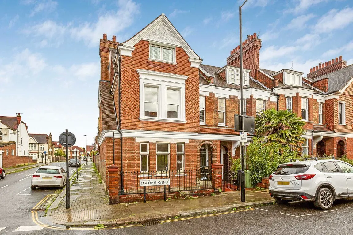 5 bed property to rent, Barcombe Avenue, SW2