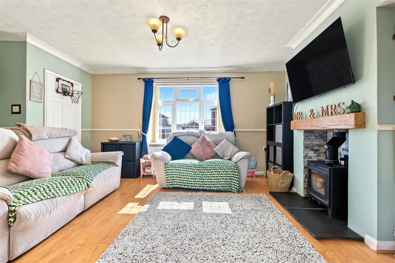 Doncaster Avenue, Sandiacre, NG10, photo 3