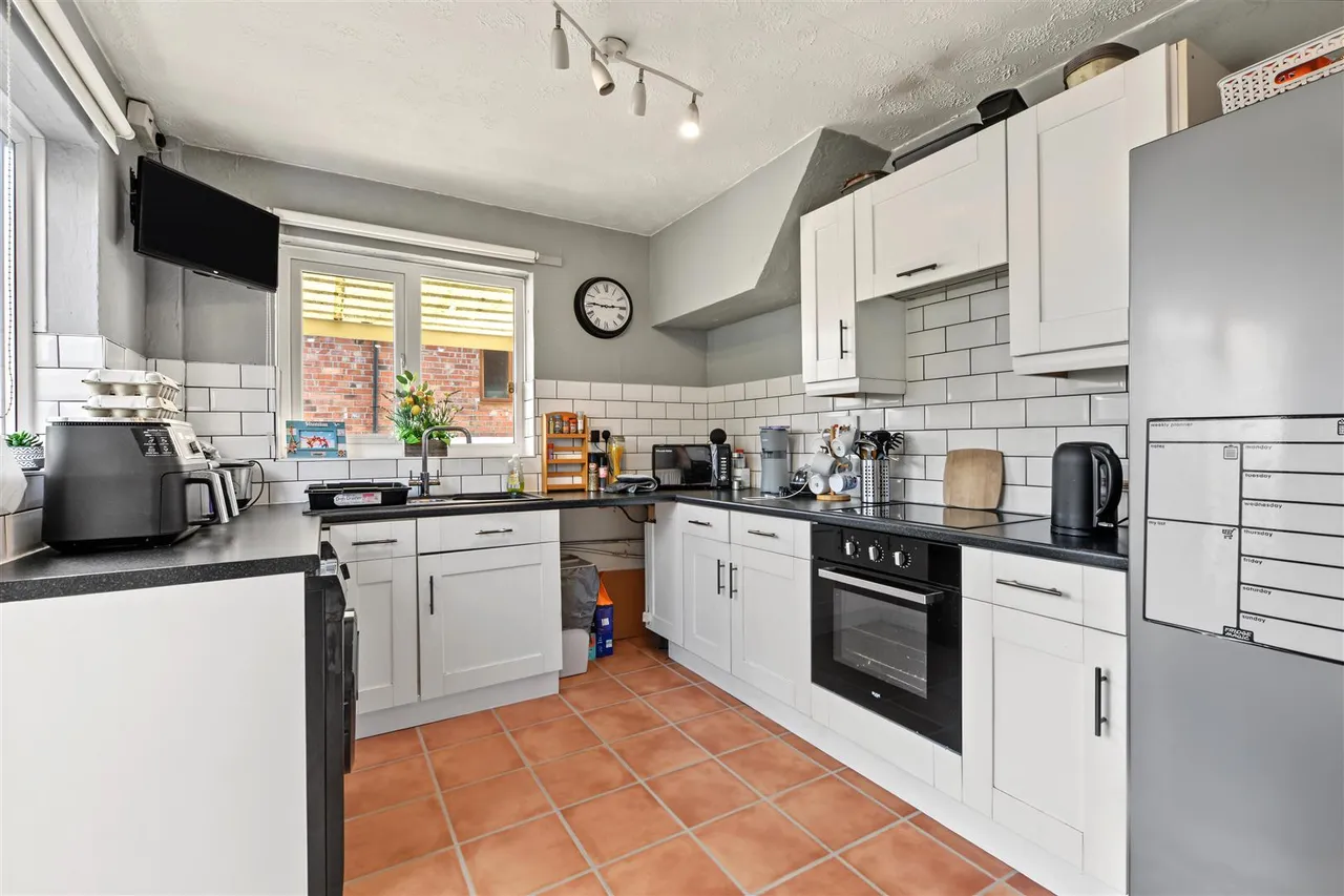 Doncaster Avenue, Sandiacre, NG10, photo 4