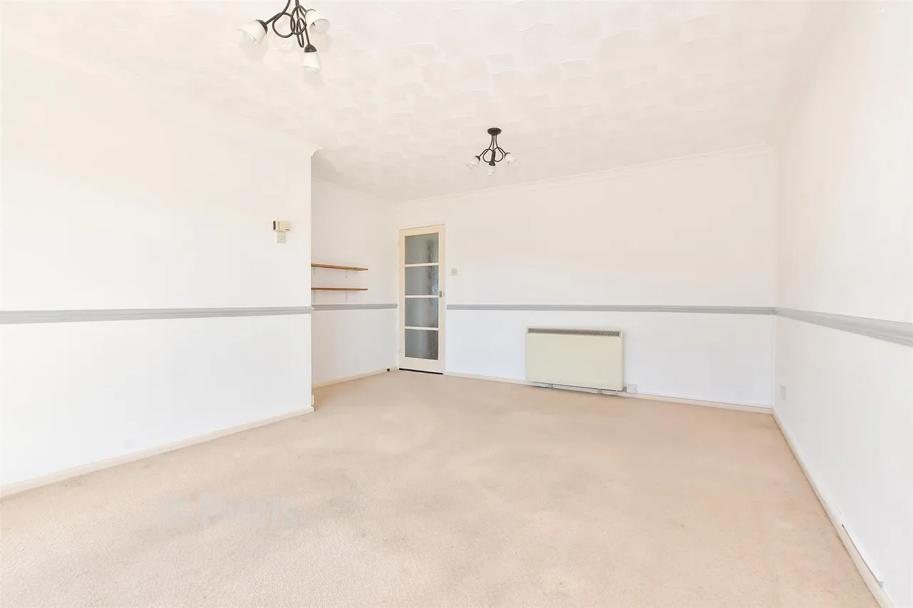 Howard Road, Shanklin, PO37, photo 4