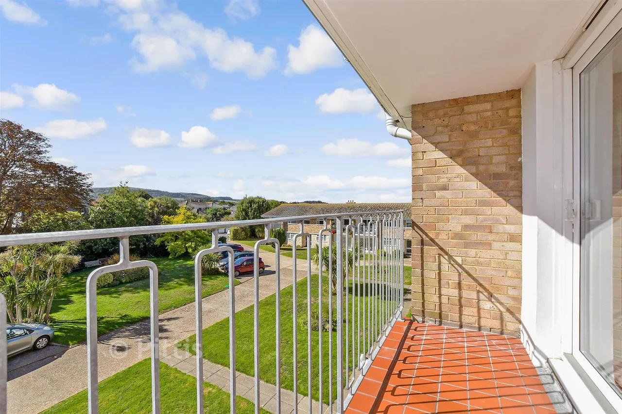 Howard Road, Shanklin, PO37, photo 11