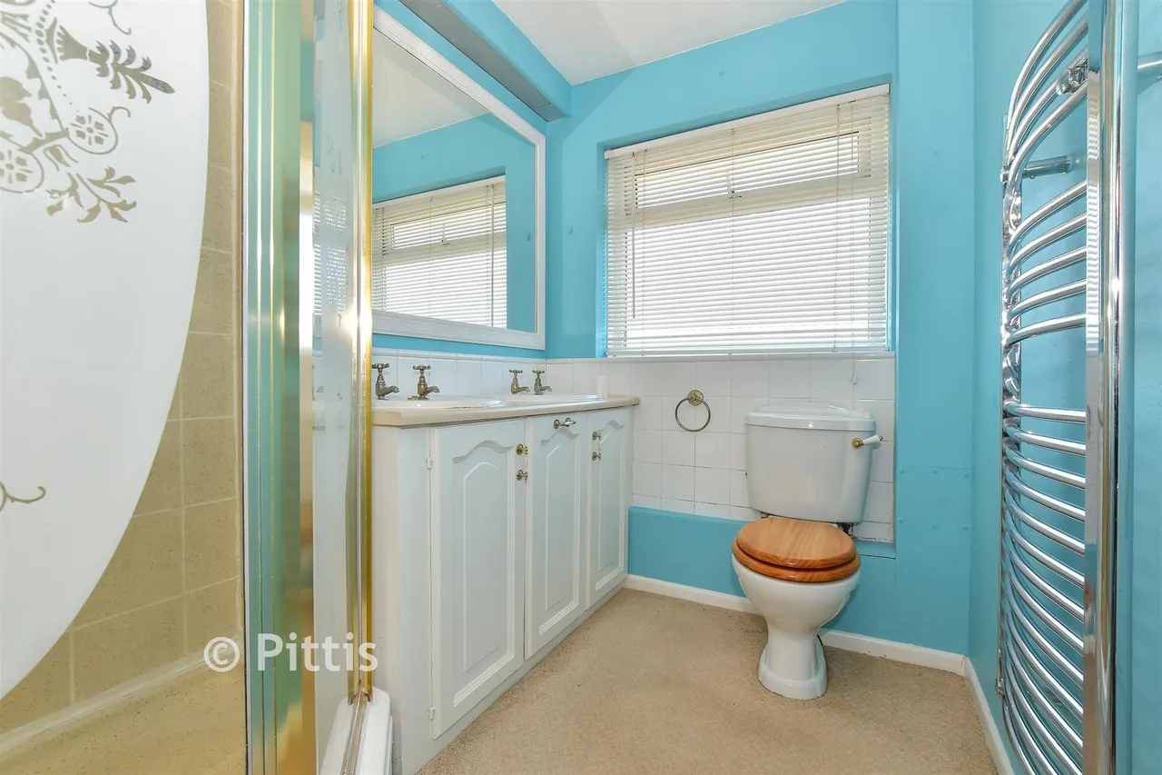 Howard Road, Shanklin, PO37, photo 8