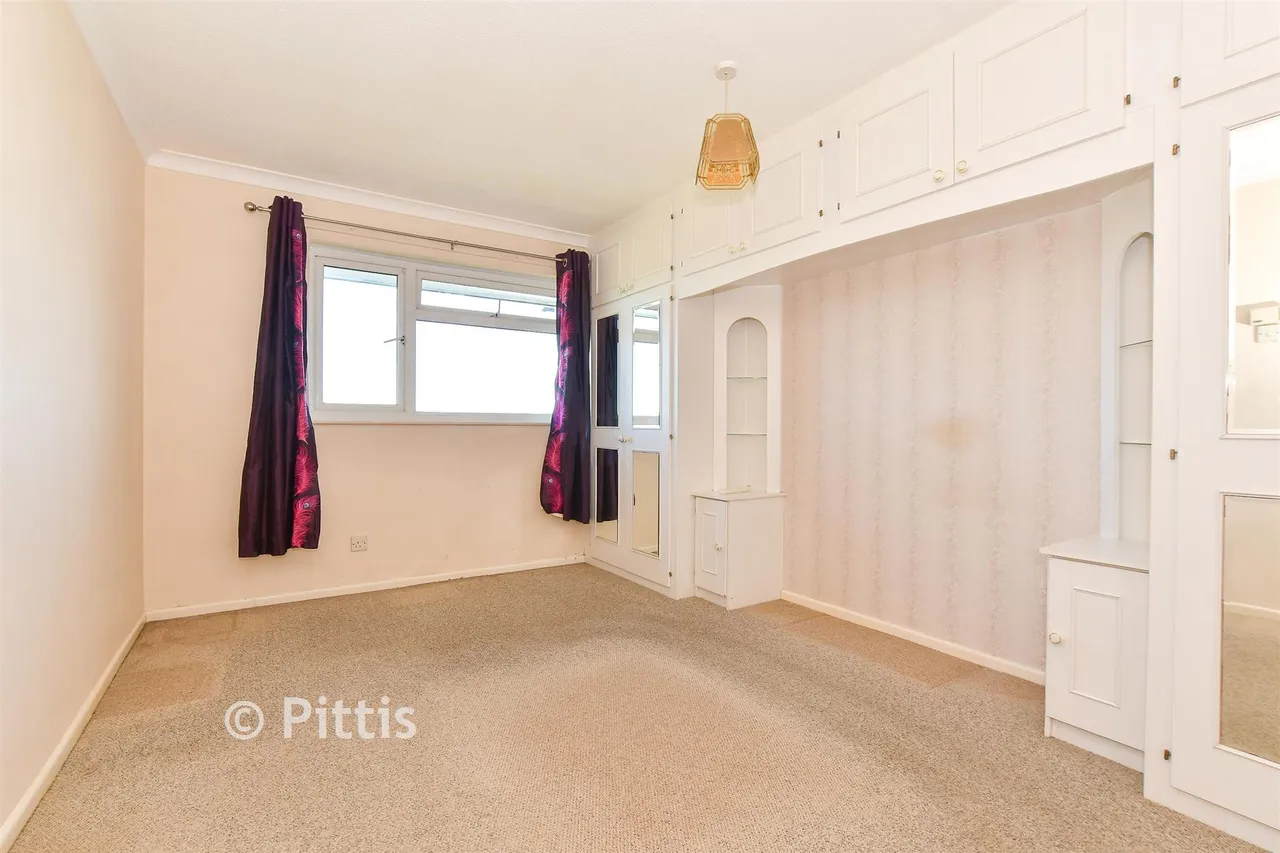 Howard Road, Shanklin, PO37, photo 5