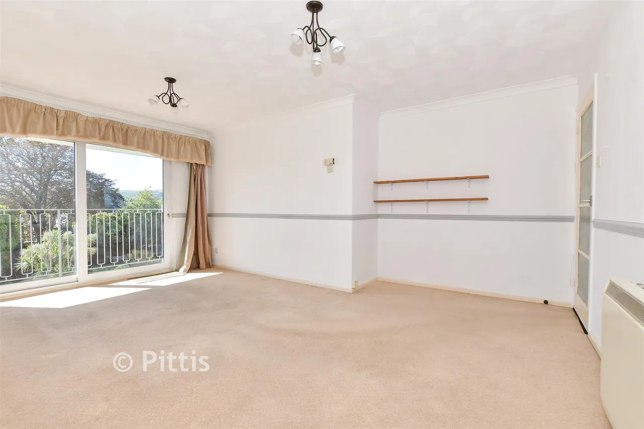 Howard Road, Shanklin, PO37, photo 2