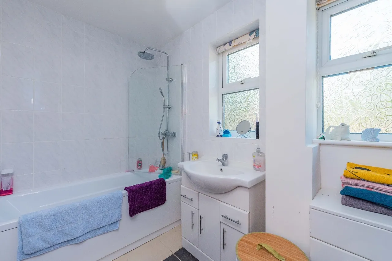 Iris Crescent, Wrockwardine Wood, Telford TF2 7RD, photo 14