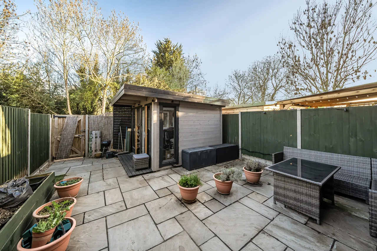 Perry Close, Uxbridge, UB8, photo 6