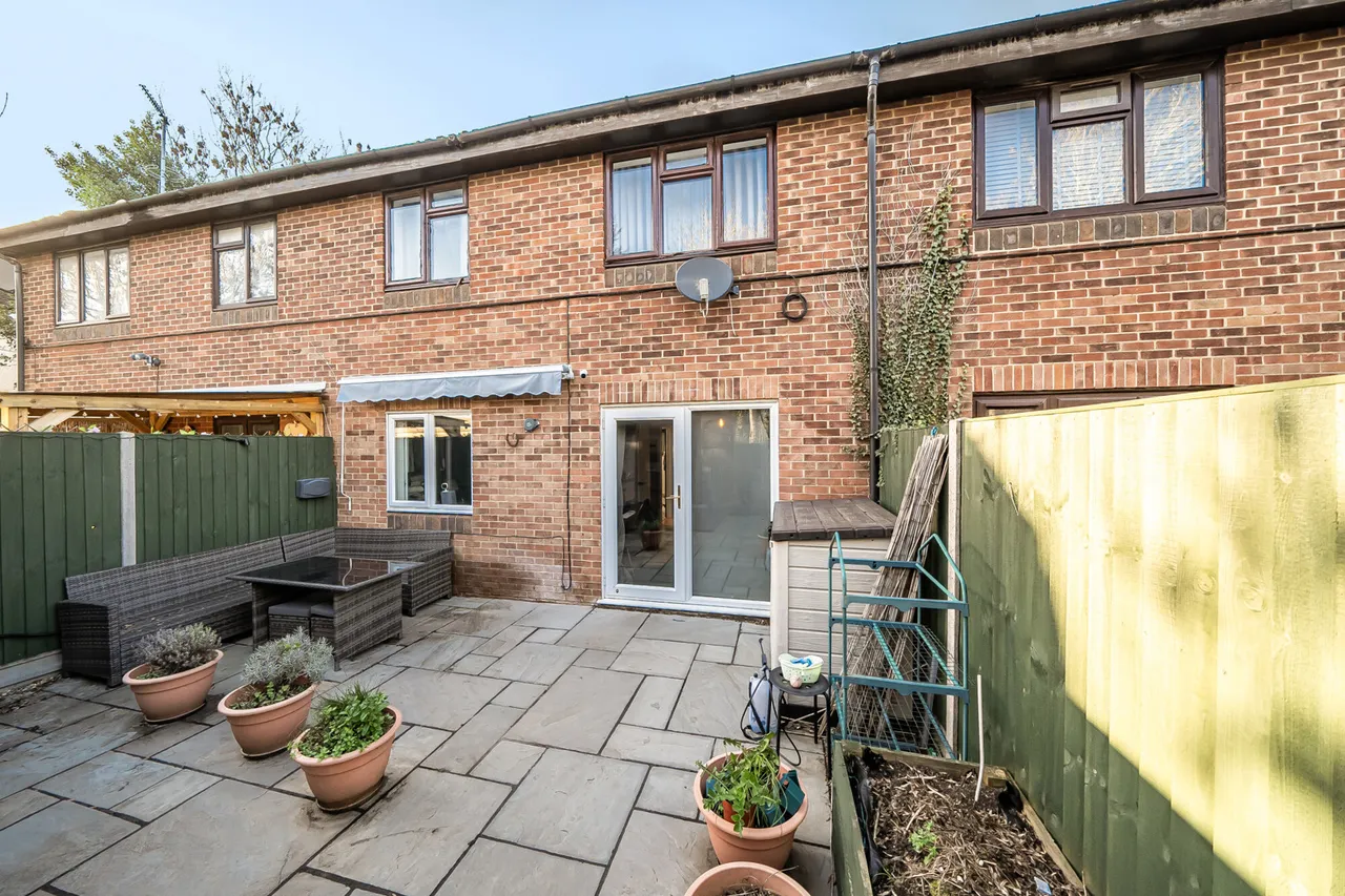Perry Close, Uxbridge, UB8, photo 7