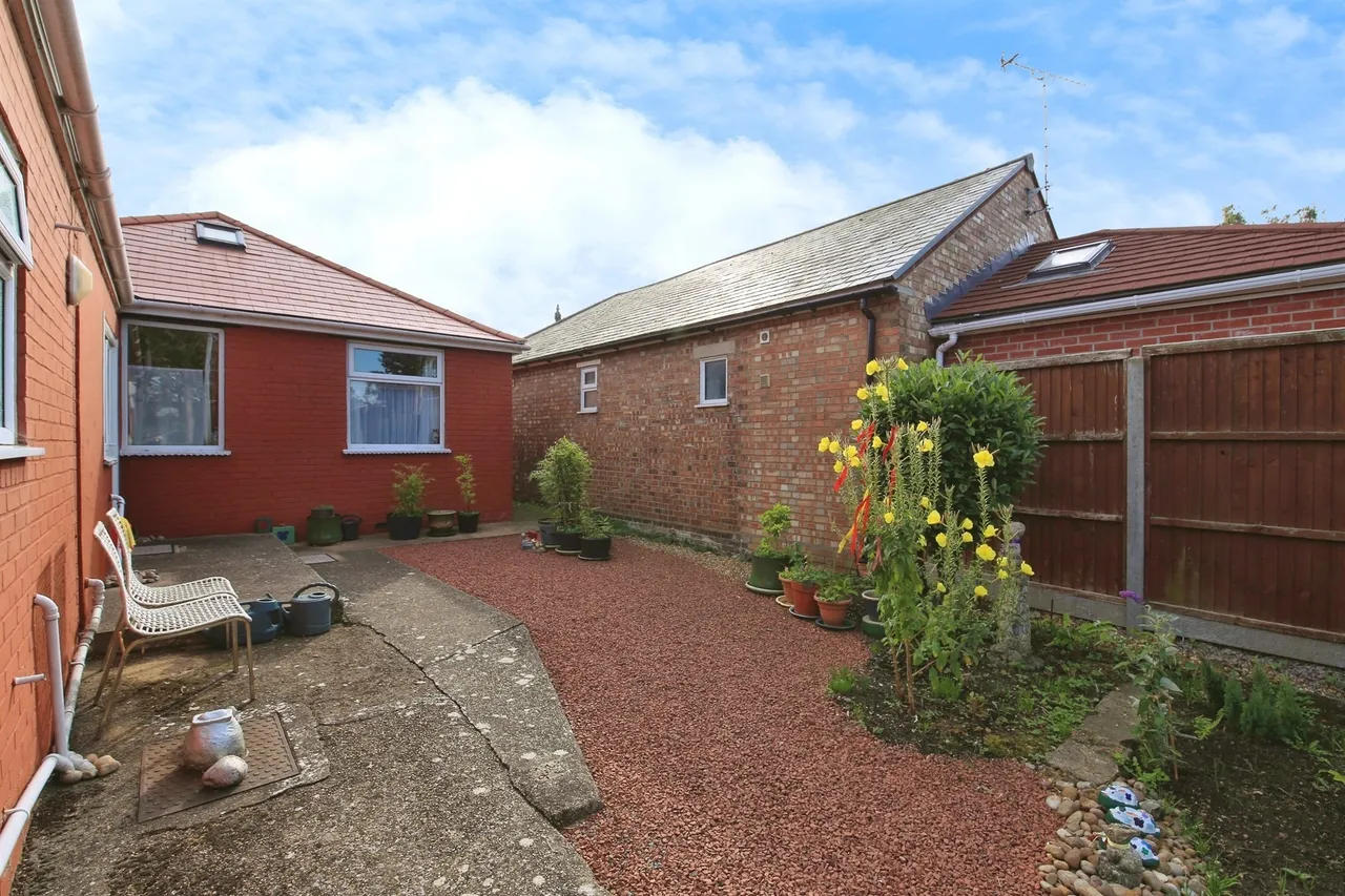 Elm Road, March, photo 11