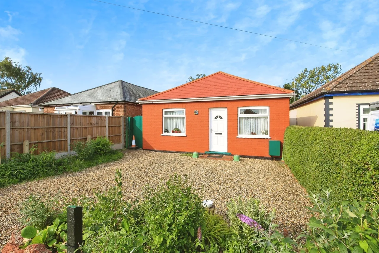 2 bed house for sale — Elm Road, March