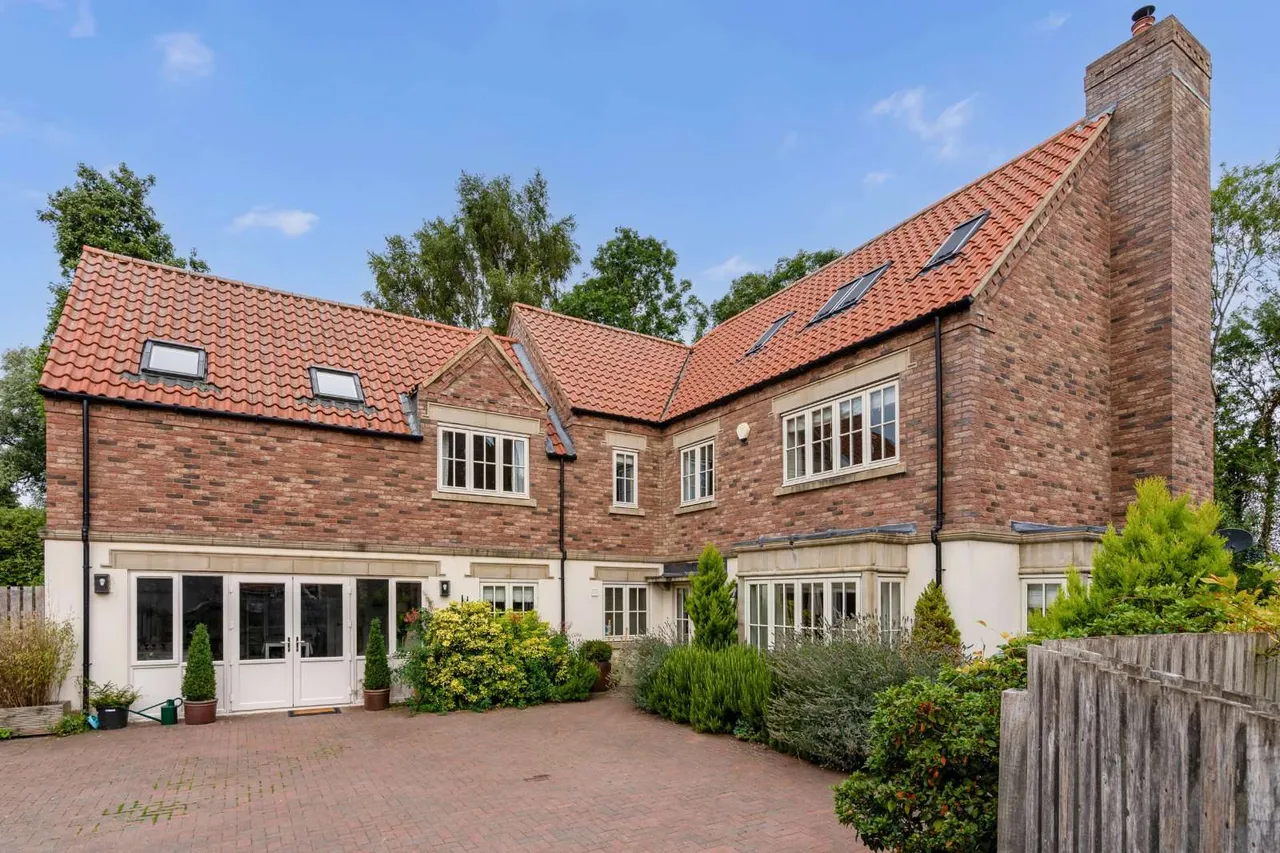 7 bed house for sale — Dovecote Close, Snitterby, Gainsborough, Lincolnshire, DN21 4AT