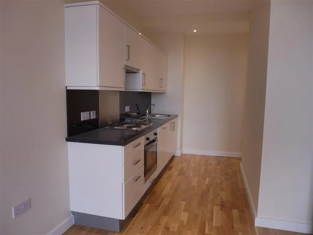1 bed flat to rent — The Panorama, Park Street, Ashford
