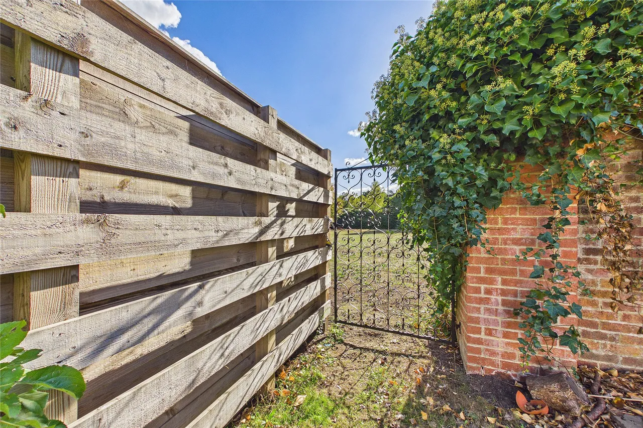 Snows Ride, Windlesham, GU20, photo 20