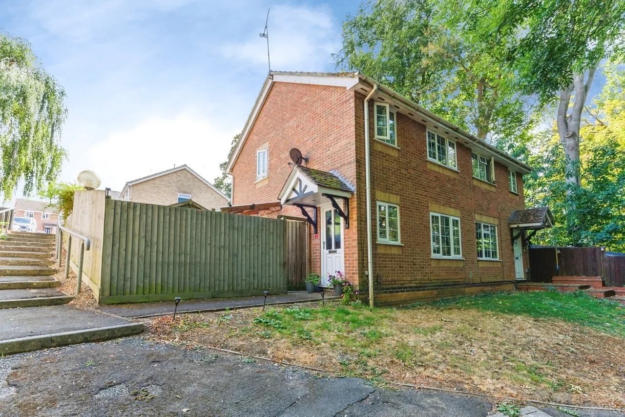 3 bed house for sale — Hernehill Court, Northampton, Northamptonshire, NN4