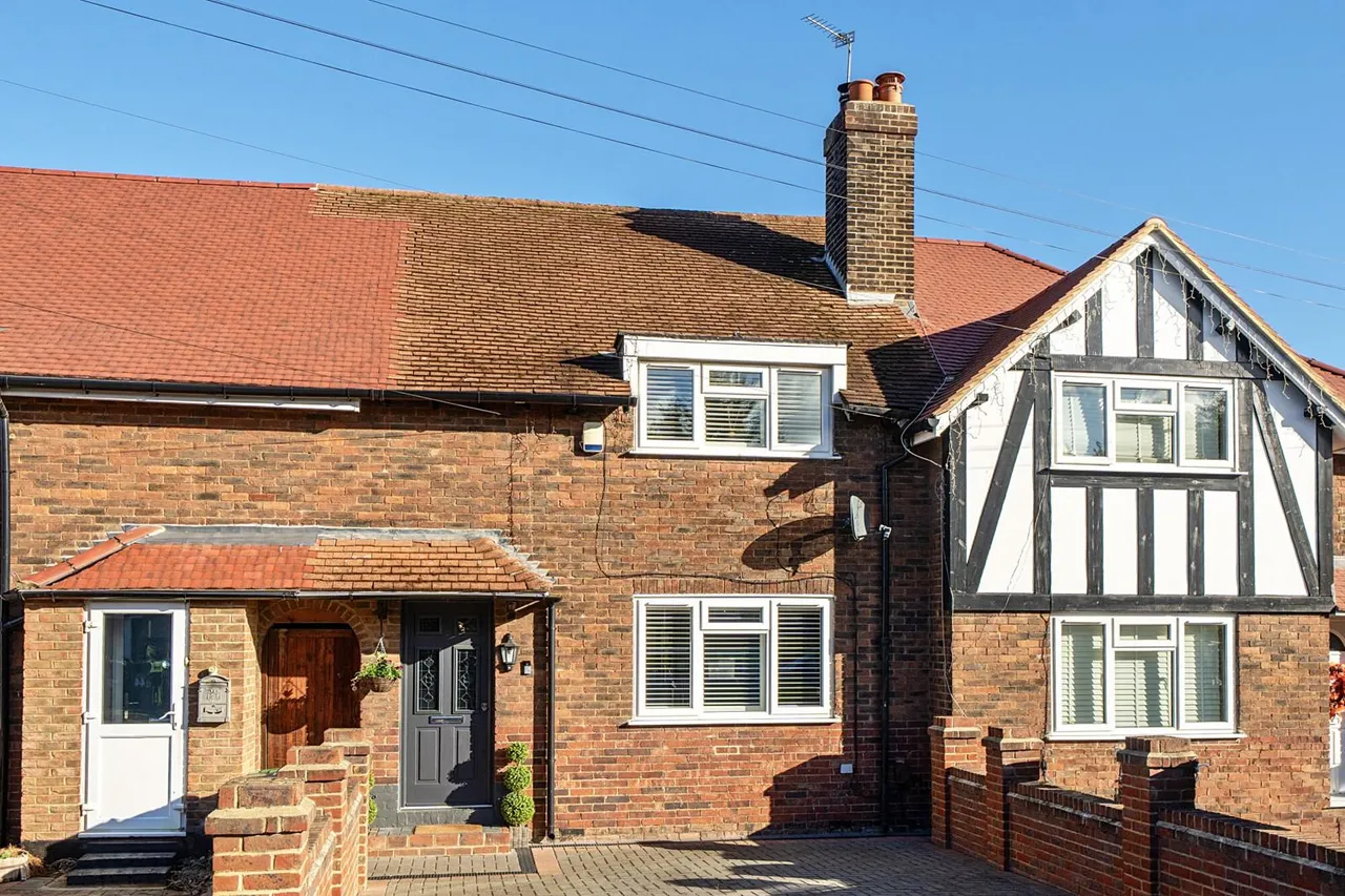 3 bed house for sale, Eltham Palace Road, London, SE9