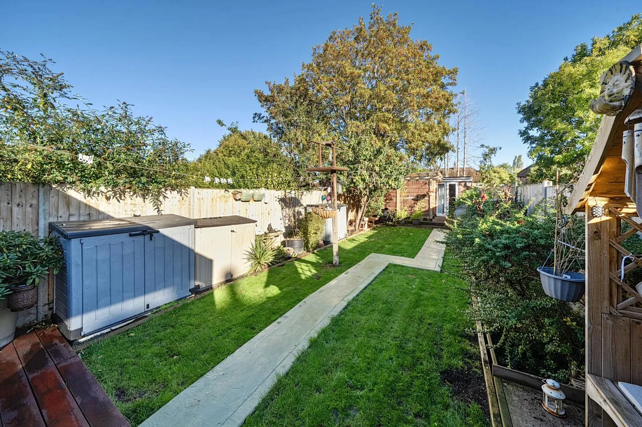 Eltham Palace Road, London, SE9, photo 19