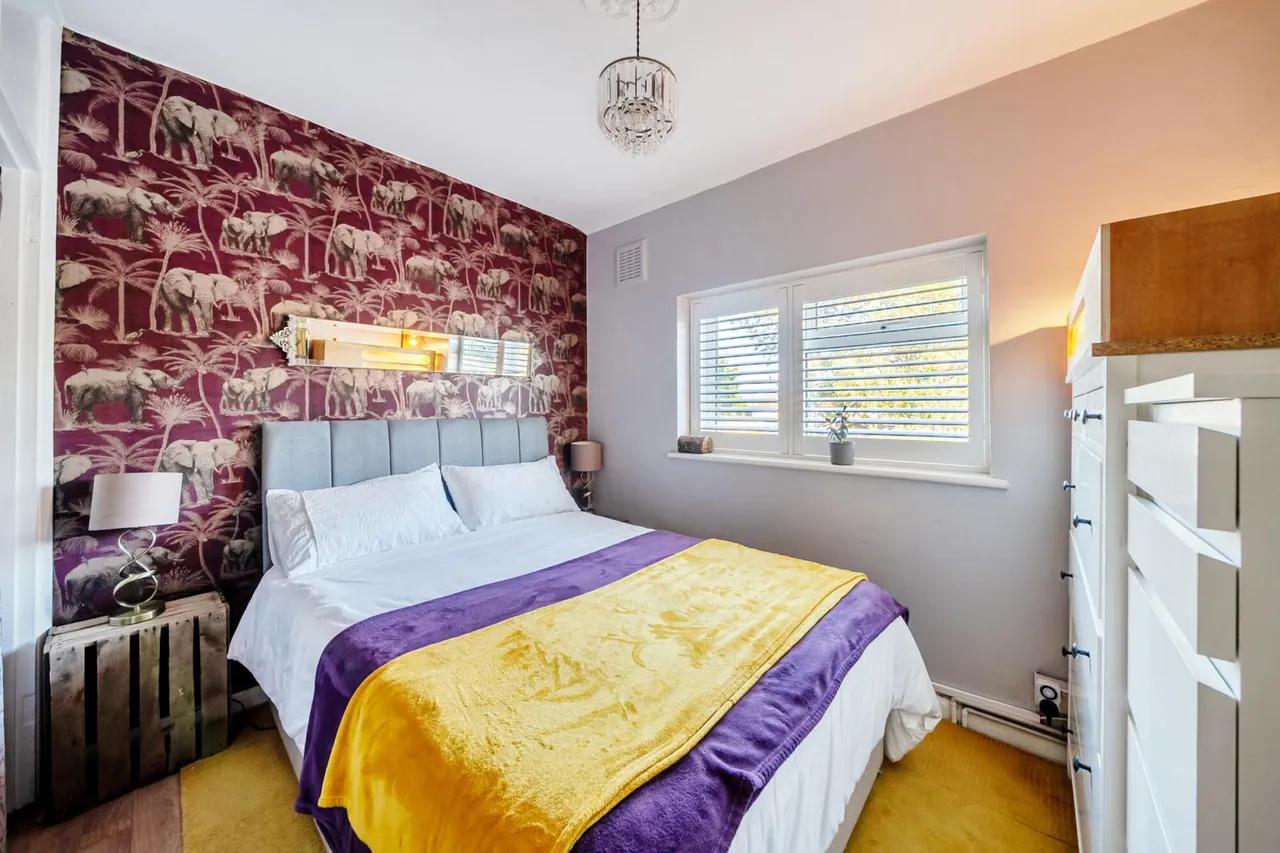 Eltham Palace Road, London, SE9, photo 8