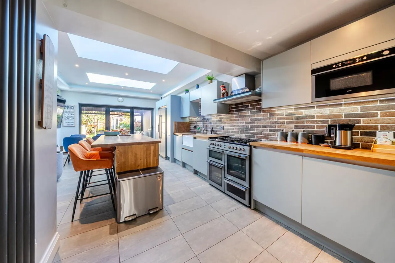 Eltham Palace Road, London, SE9, photo 14