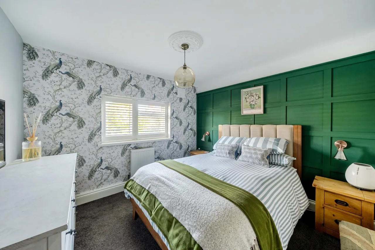 Eltham Palace Road, London, SE9, photo 7