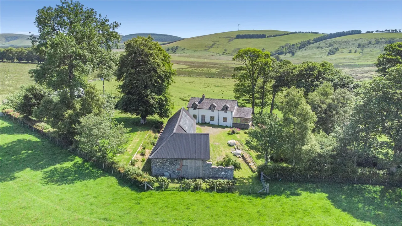 Pant-y-Dwr, Rhayader, photo 3